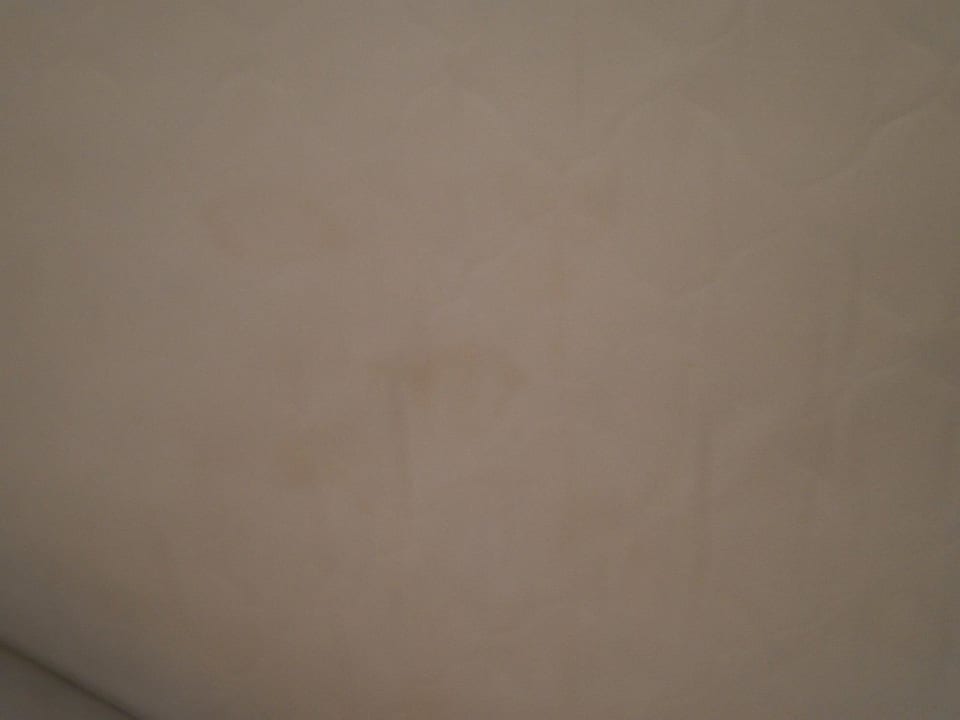 Matratze ohne Schoner dafür mit Flecken Center Parcs Park Nordseeküste