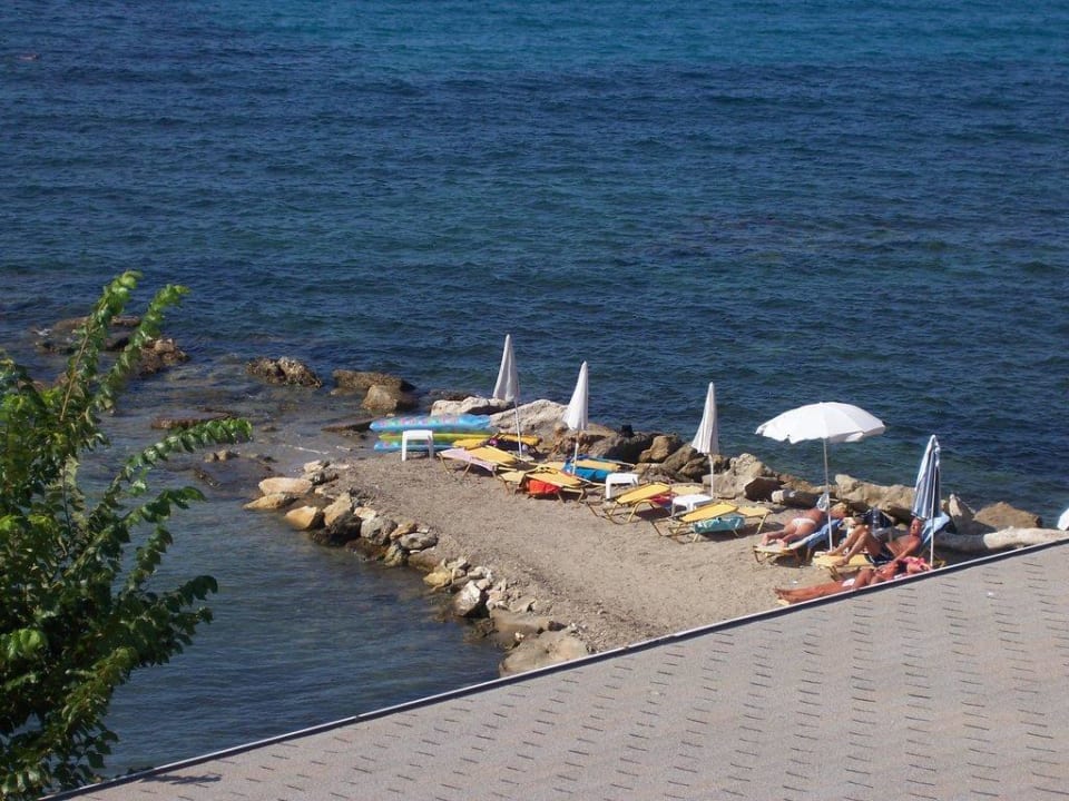 Teil des Strandes Alexandra Beach Resort & Spa