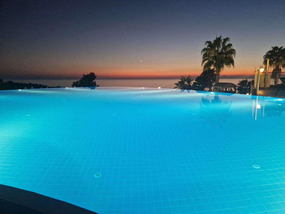 Pool Litore Resort & Spa