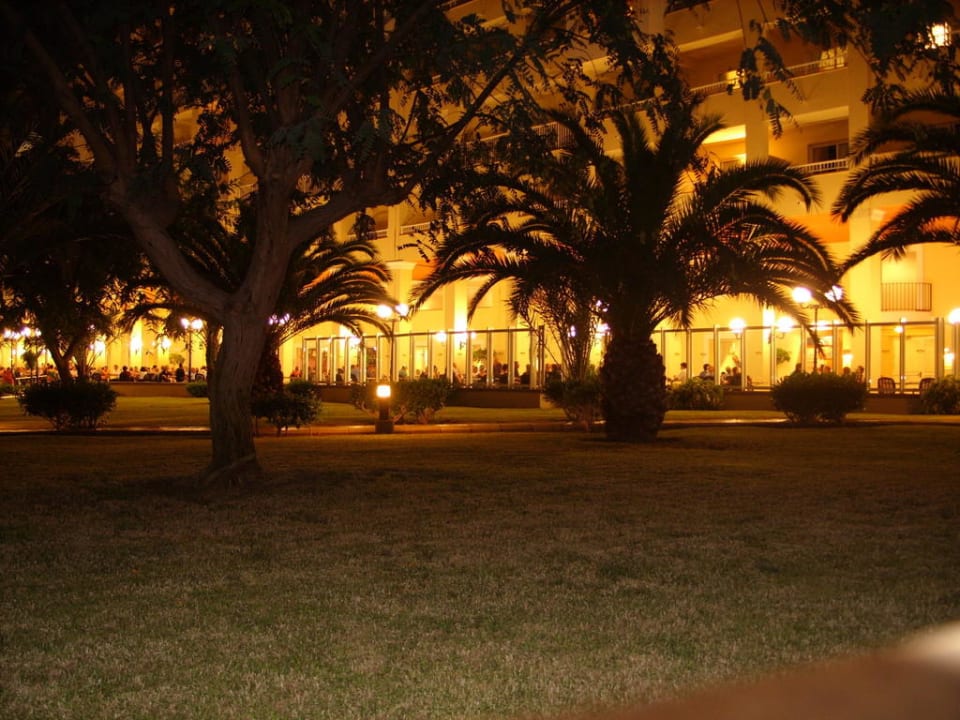 By night vor der Bar Terrasse  Hotel Riu Gran Canaria