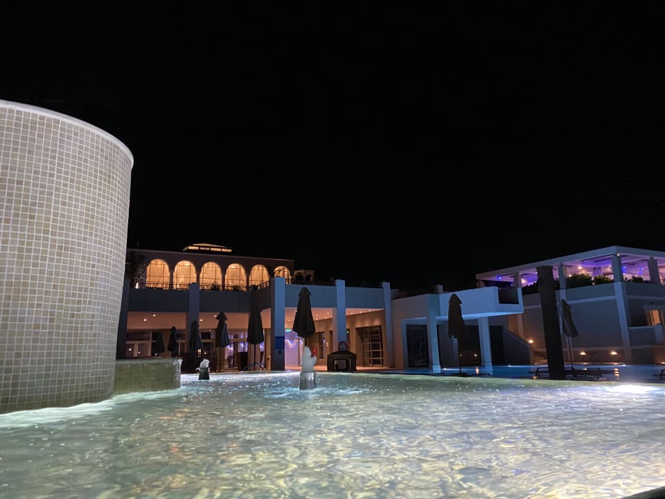 Pool Porto Bello Royal