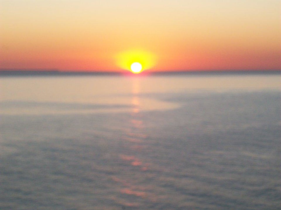 Sonnenaufgang um 05.55 Uhr Luna Beach Hotel