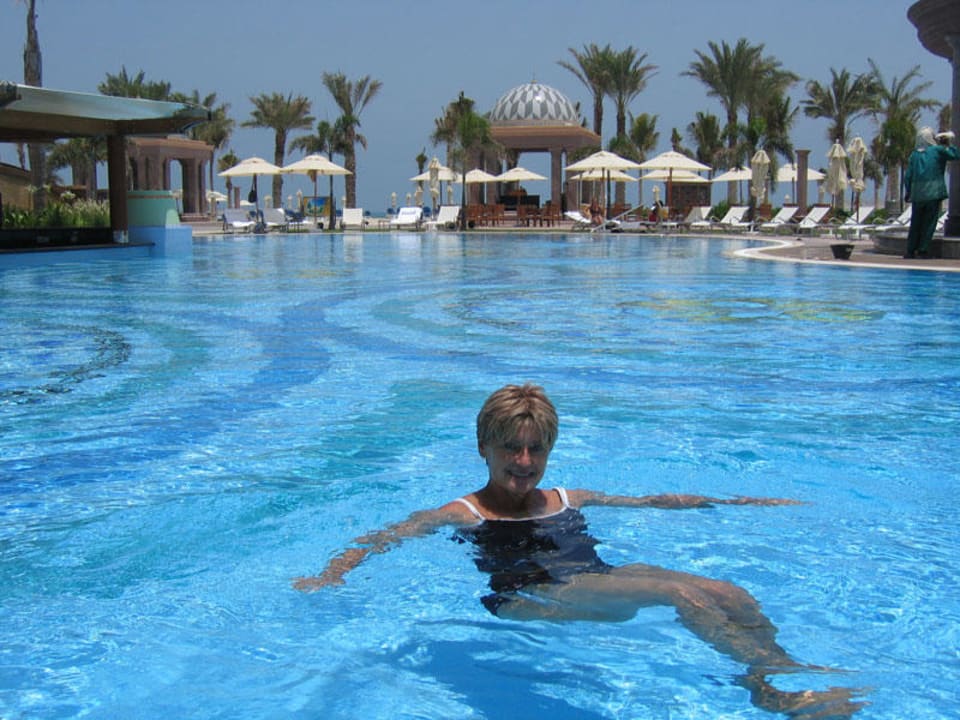 Pool Emirates Palace Mandarin Oriental