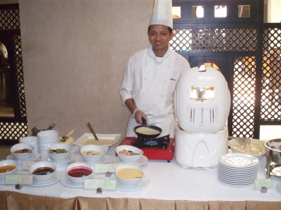 Buffet Miramar Al Aqah Beach Resort