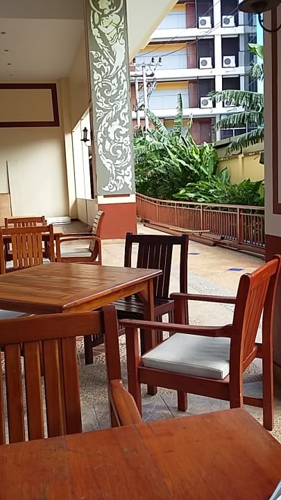Gastro Hotel Baumanburi Resort