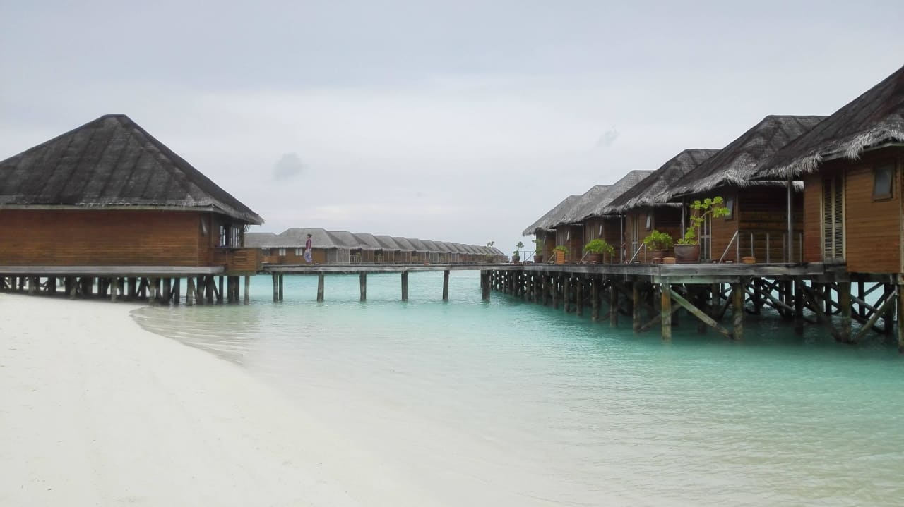 Duniye Spa on the Water Meeru Maldives Resort Island