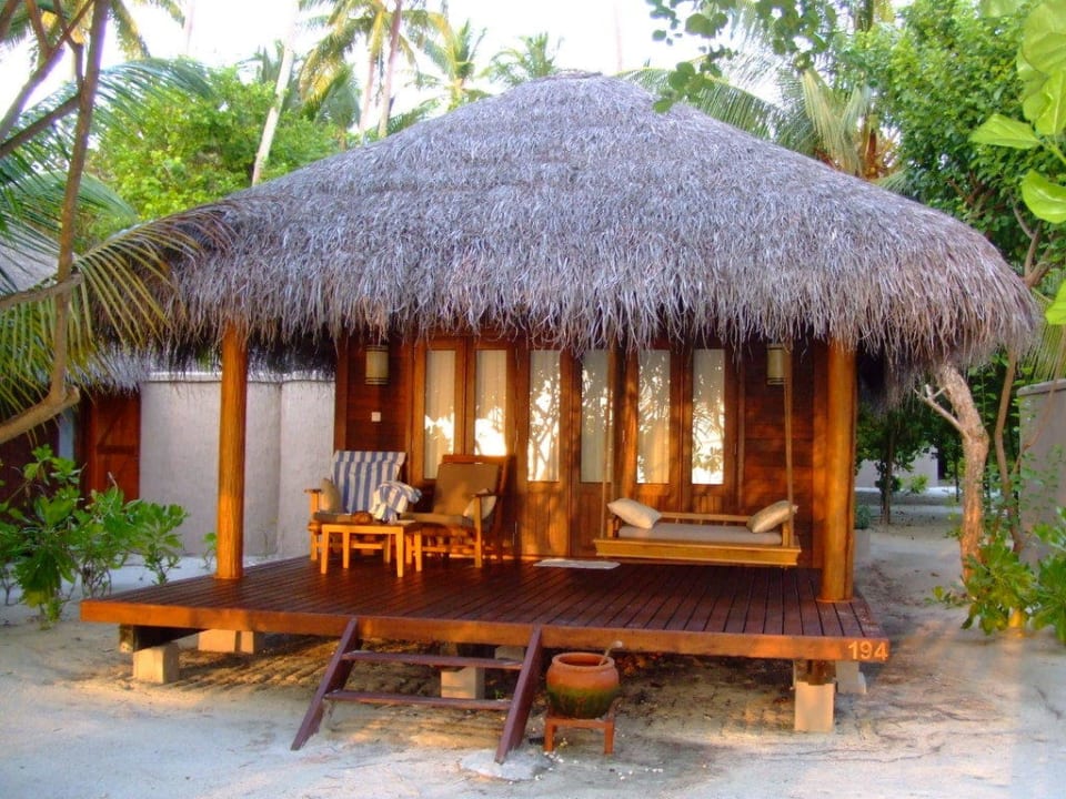 Medhufushi island 5. Medhufushi Island Resort. Атолл Мииму Мальдивы. Medhufushi Island Resort 4*. Medhufushi Island Resort 5 фото.