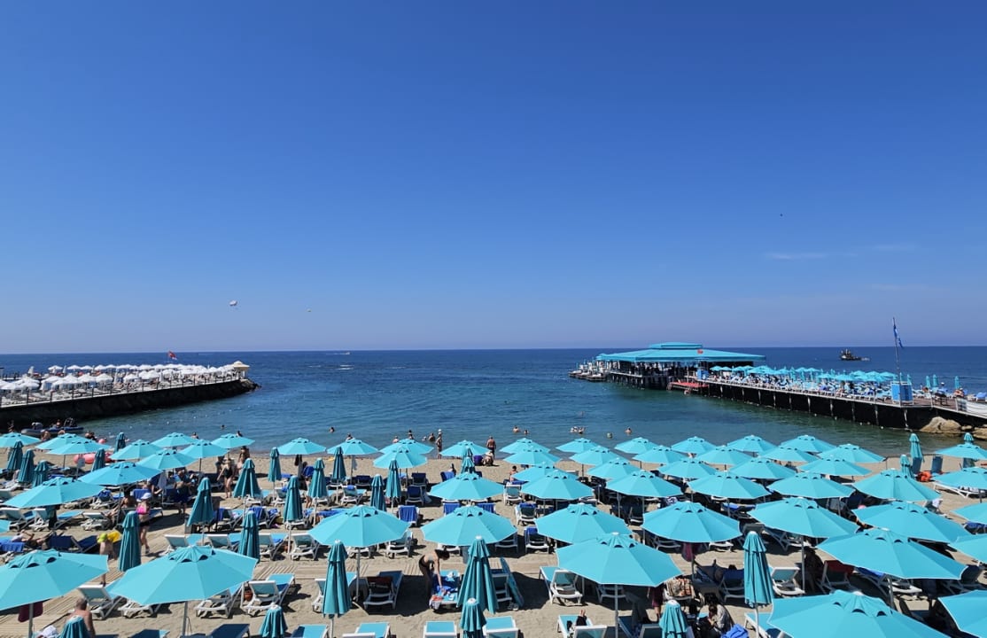 Strand Granada Luxury Beach
