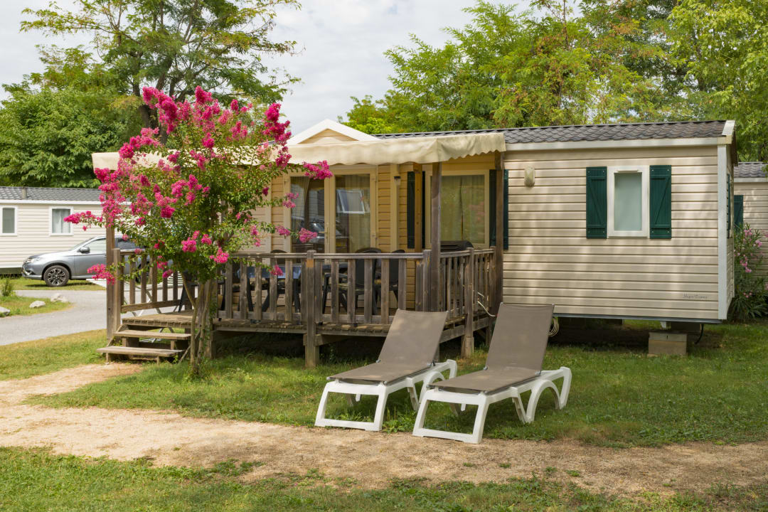 Außenansicht Camping & Bungalows RCN la Bastide d'Ardèche