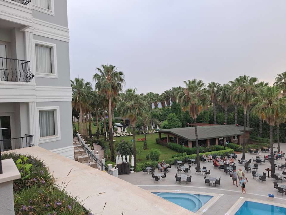 Pool Royal Atlantis Beach Hotel