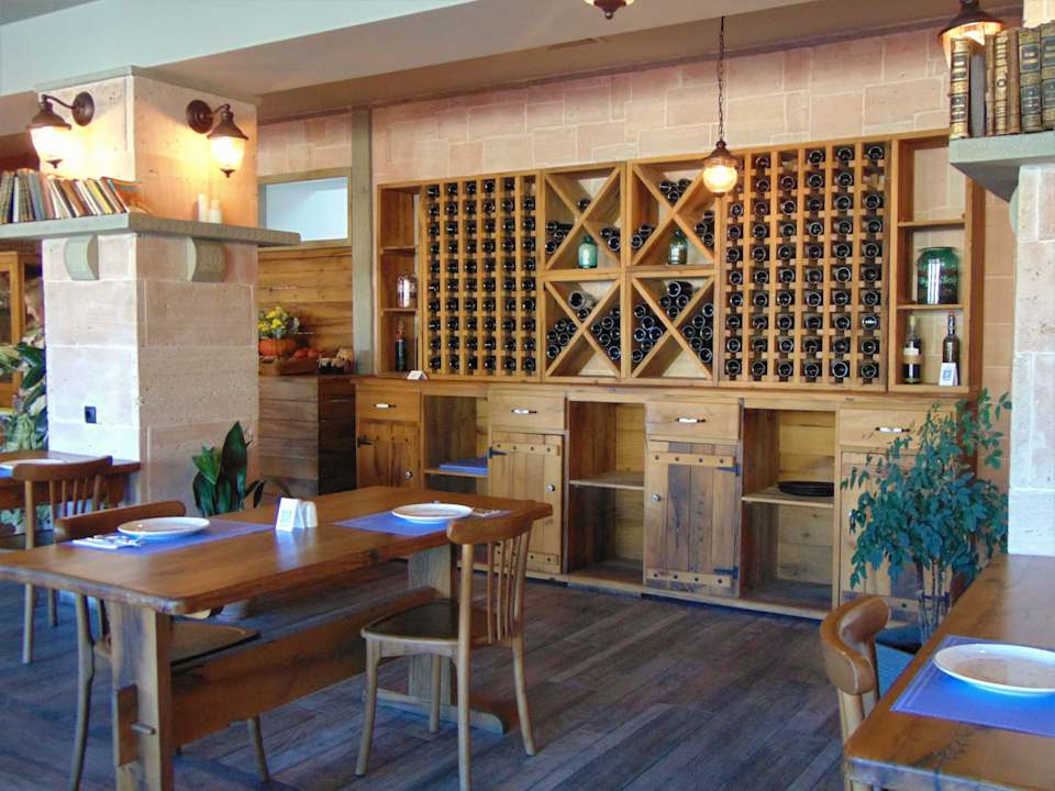 Gastro Holiday Inn Telavi