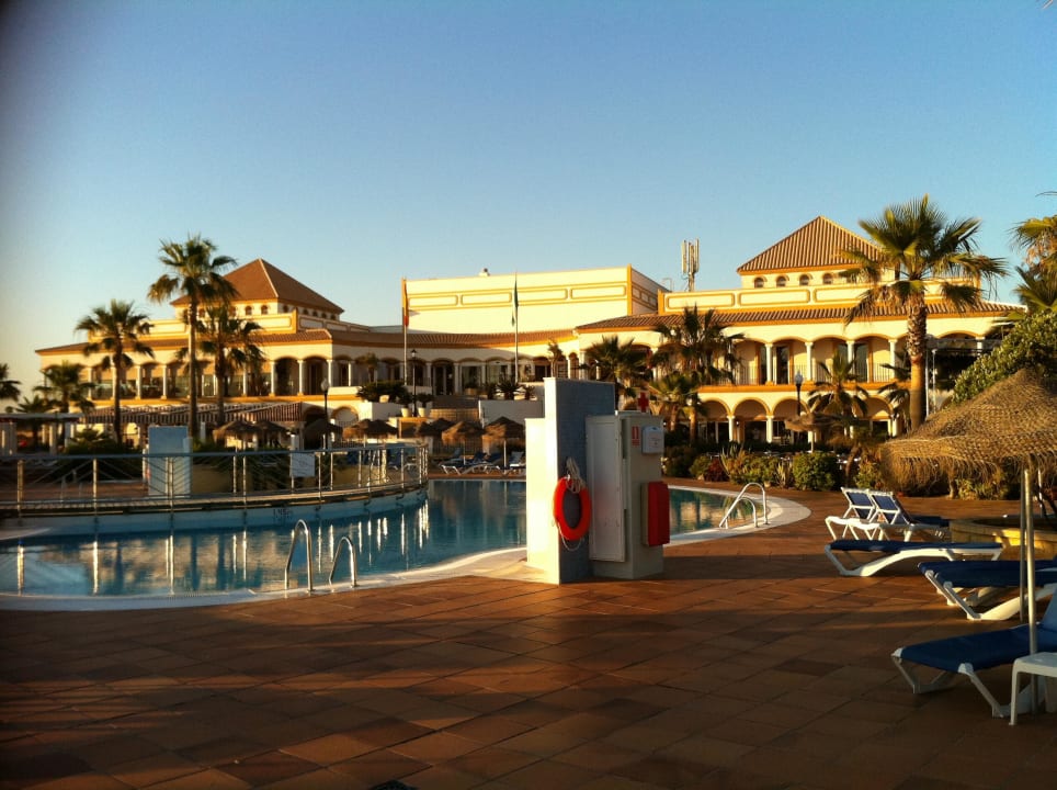 Haupthaus in der Abendsomme Aldiana Club Andalusien