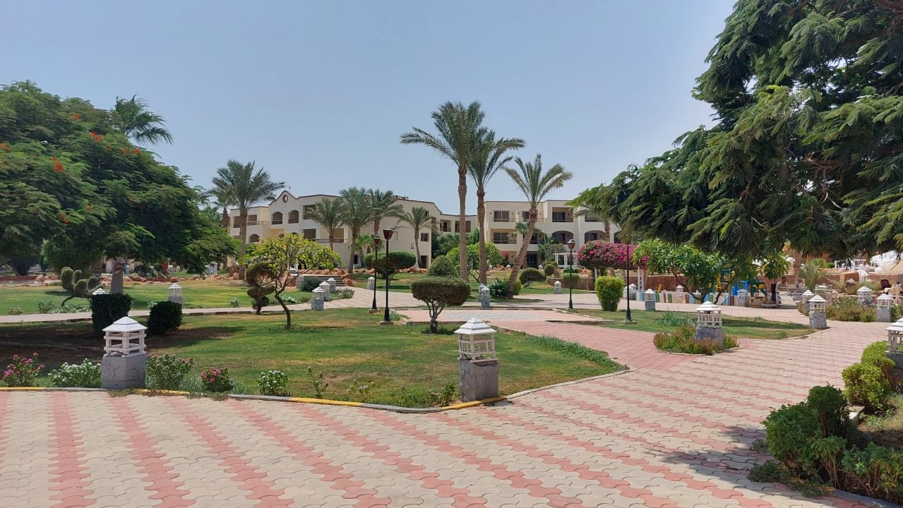 Gartenanlage Regency Plaza Aqua Park & Spa