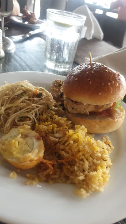 Gastro Royal Palms Beach Hotel