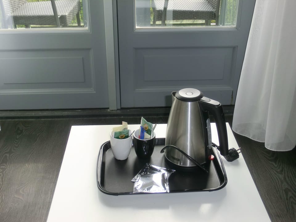 Jeden Tag frische Kaffeepads und Teebeutel, Weißer Hotel In den Brouwery