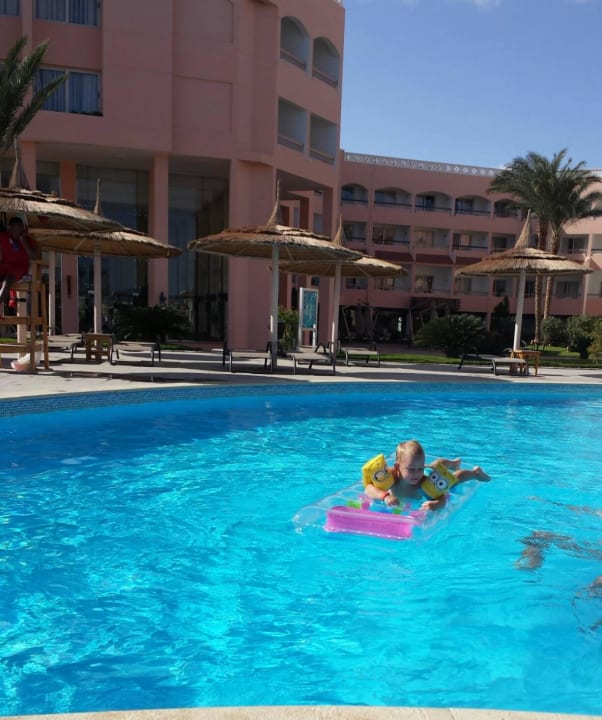 Basen podgrzewany  Beach Albatros Resort