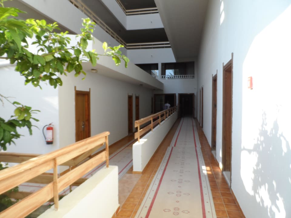 Gang zu Familienzimmern Hotel Defne Garden