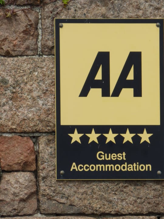 Nicht 3 - sondern 5 *****!! Panorama Guest House