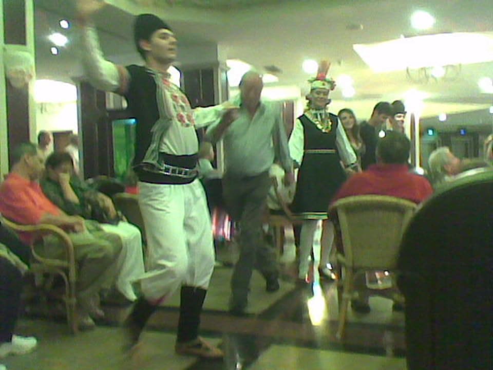 Folkloreaufführung Helena Sands