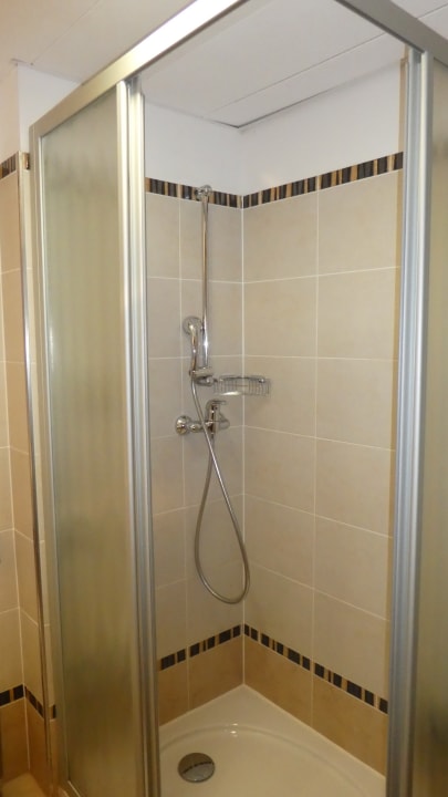 Zimmer Perla, Resort & Entertainment