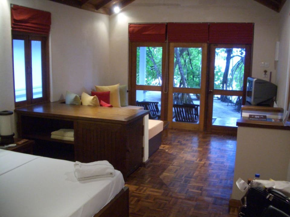 Deluxe Bungi NH Collection Maldives Reethi Resort