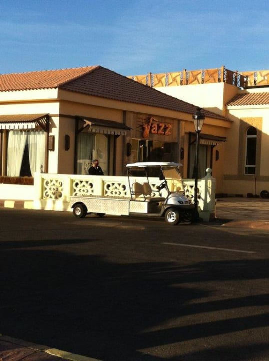 Bar links am Haupteingang Pickalbatros Dana Beach Resort - Hurghada