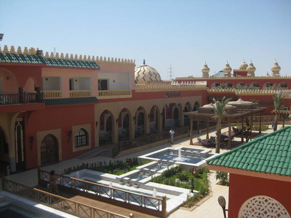 Ausblick von der Laser-Lichtershow Arena Pickalbatros Alf Leila Wa Leila Resort - Neverland Hurghada