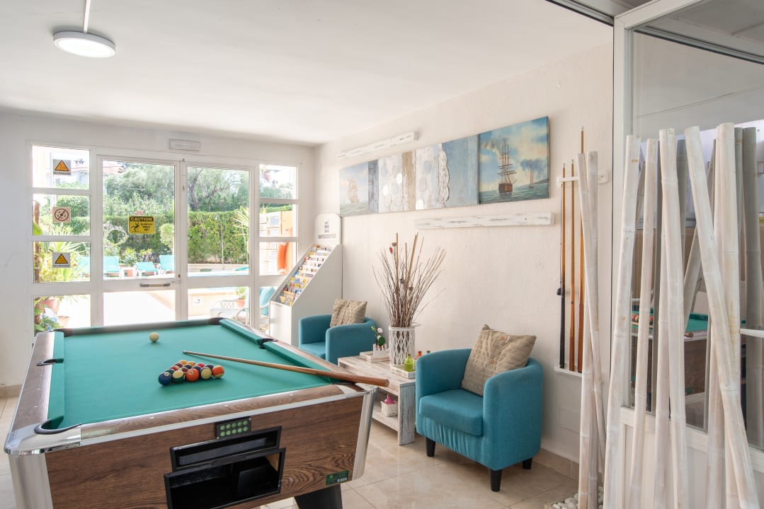 Lobby Alper Apartments