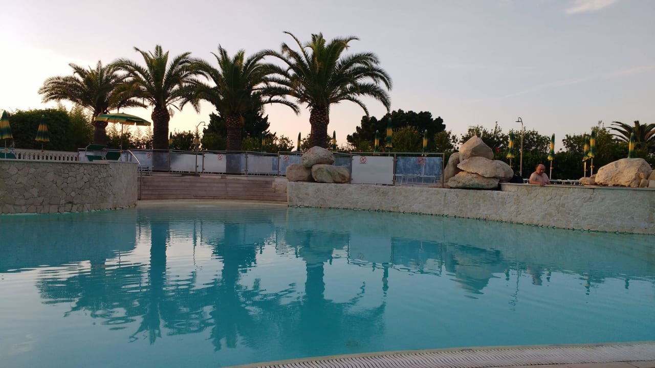 Schöner Pool Aldiana Club Rocca Nettuno Calabria