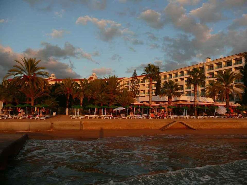 Von einem Felsen aus am Abend fotografiert Top Hotel