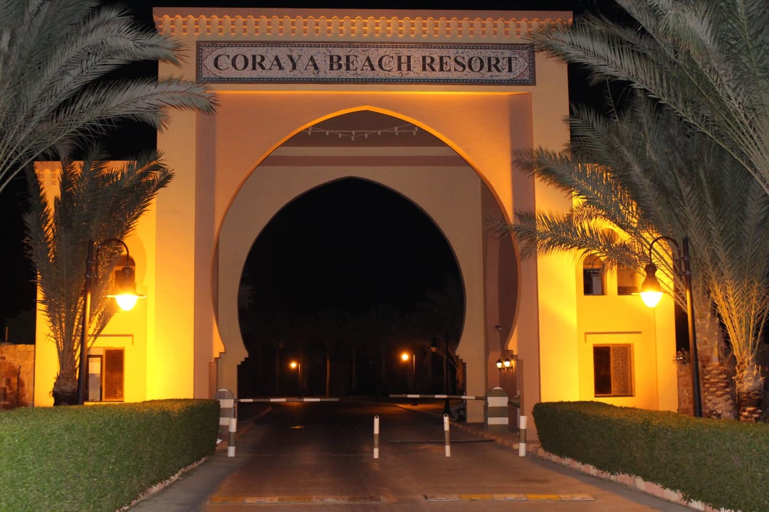 Haupteingang zum Resort Steigenberger Coraya Beach - Adults only