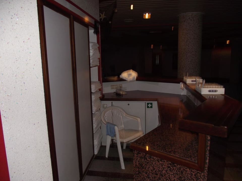 Rezeption vom Schwimmbad Maritim Airport Hotel Hannover