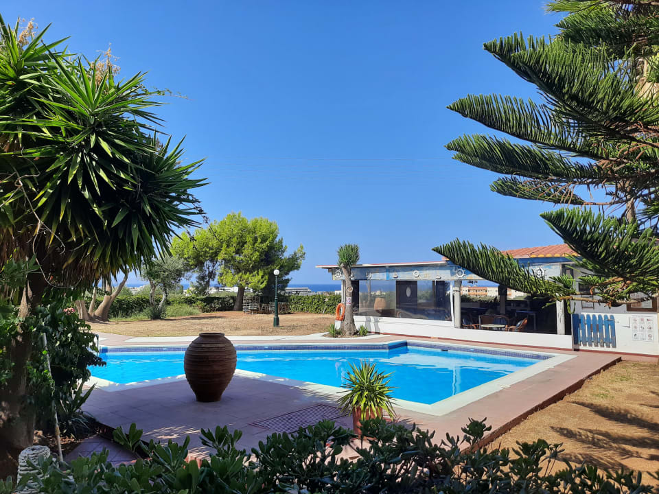 Pool Classic Apartments