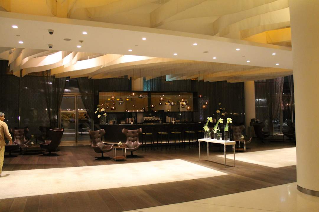 Bar im Eingangsbereich W Abu Dhabi - Yas Island
