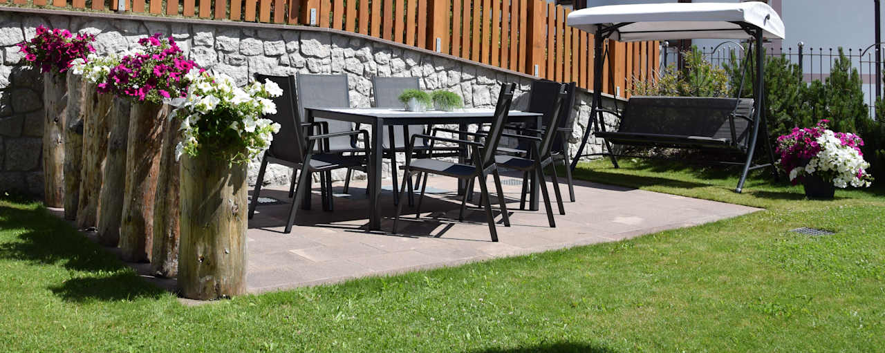 Gartenanlage Apartments Amonit Claudia