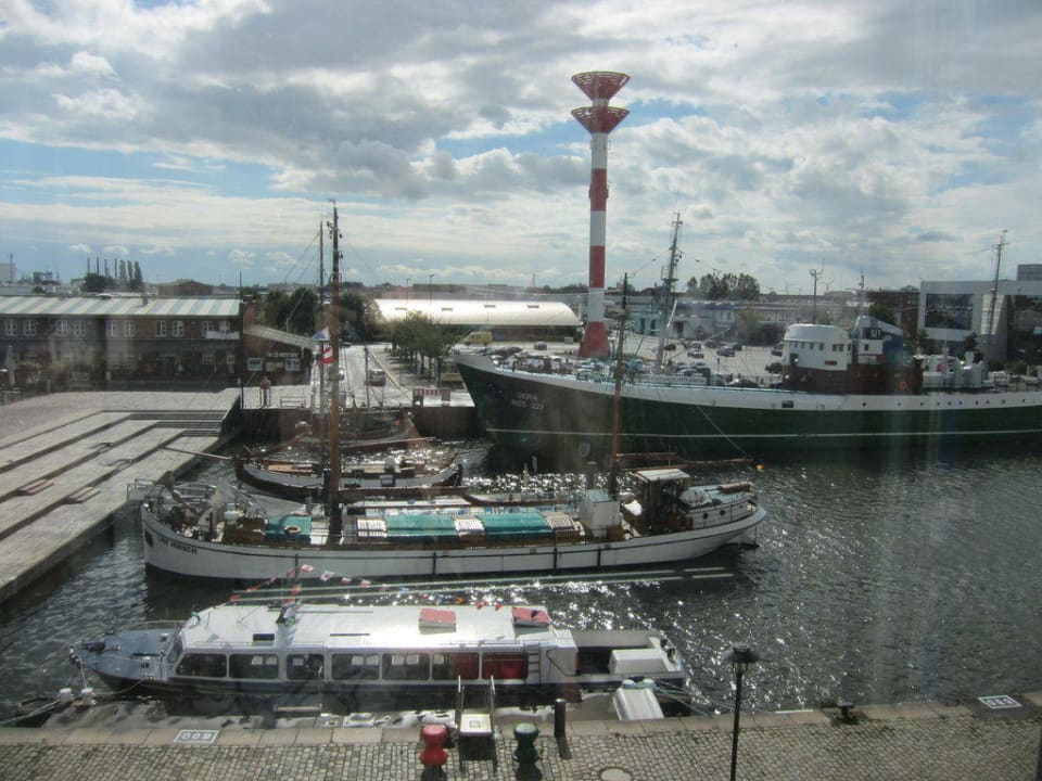 Ausblick auf den alten Fischereihafen Nordsee Hotel Fischereihafen