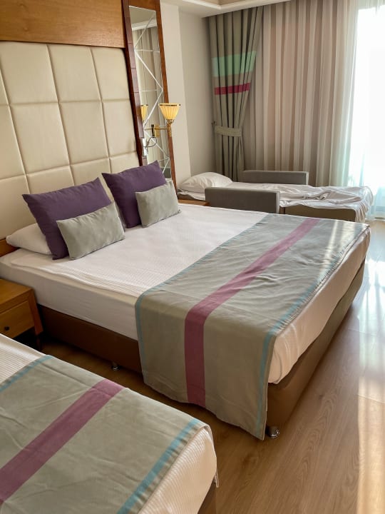 Zimmer Dream World Aqua Hotel