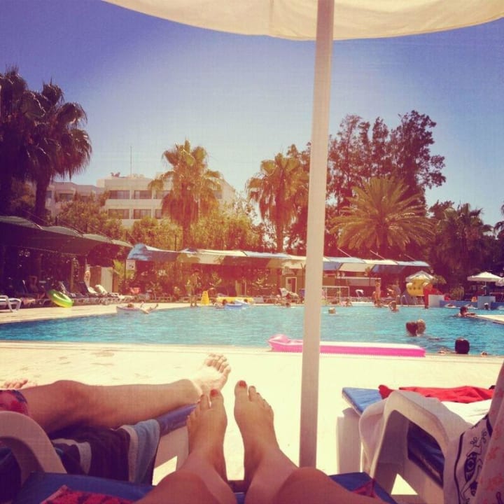 Sonne tanken und ein kühles Getränk geniessen Bieno Club Venüs Hotel &Spa