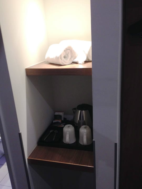 Minibar Holiday Inn Express Friedrichshafen