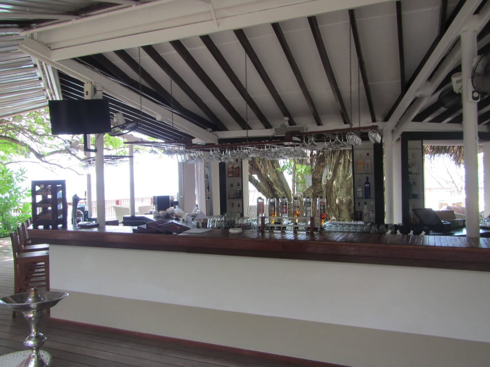 Bar Ellaidhoo Maldives by Cinnamon