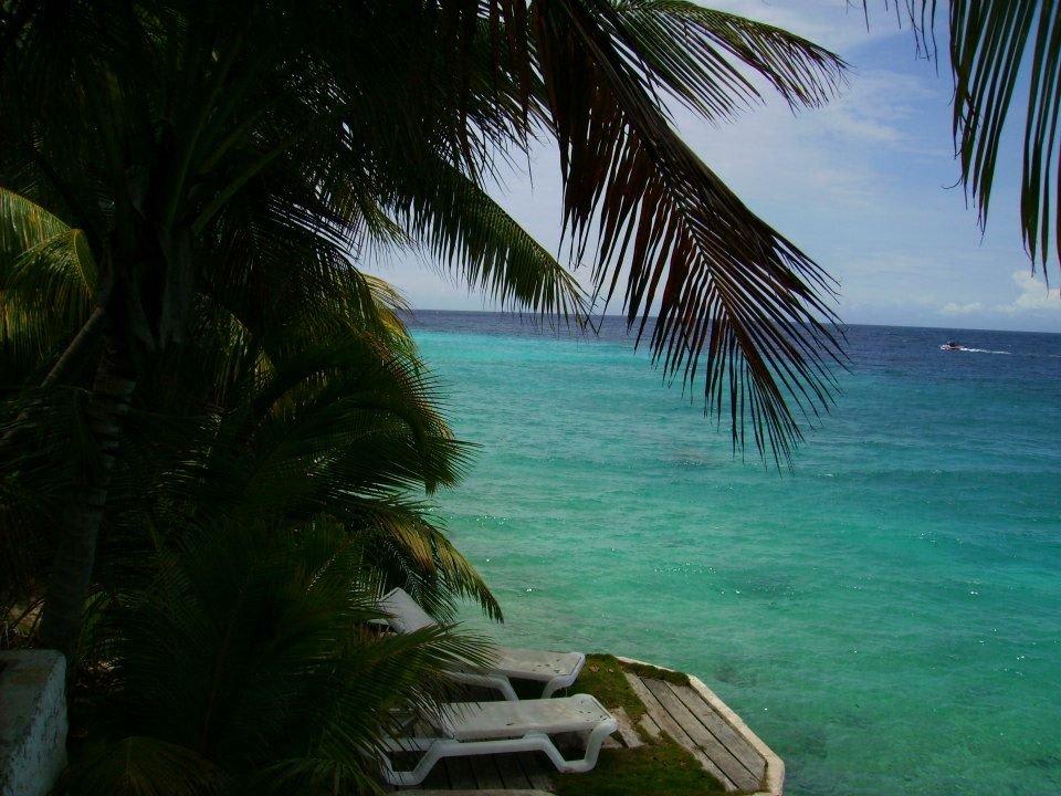 Badeplatteau am Nachbarbungalow Sun Reef Village on Sea