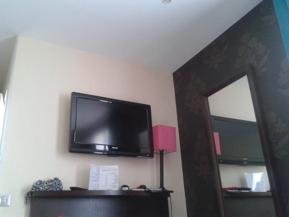 Einrichtung incl. SAT-TV Hotel Pax Opera