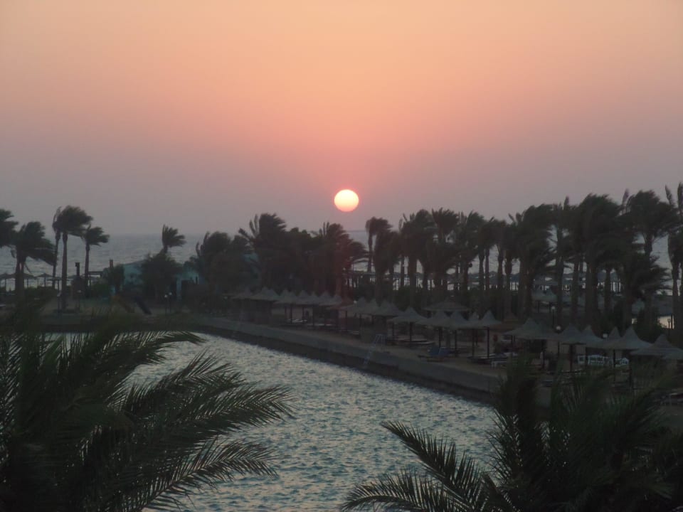 Восход солнца Arabia Azur Resort