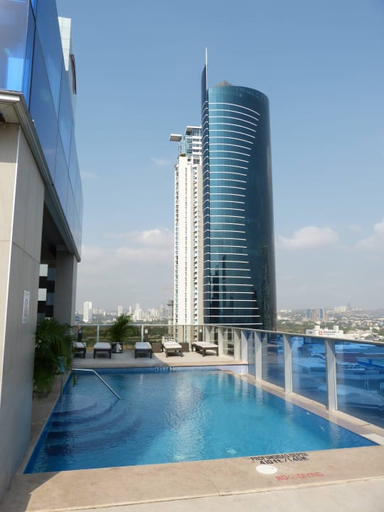 Pool auf Dachterrasse Hotel The Westin Panama