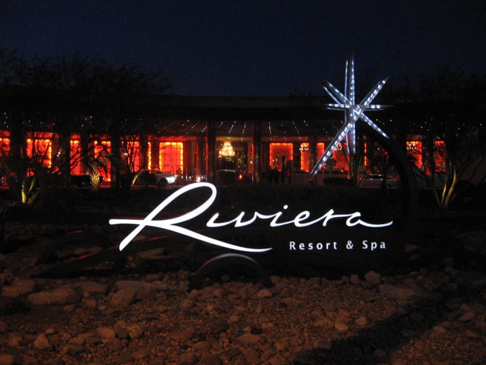 Frontansicht Hotel Palm Springs Riviera Resort