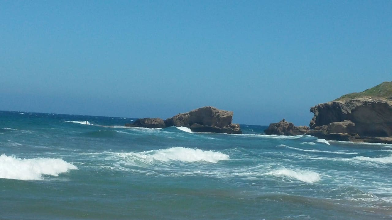 Wellen... Acapulco Beach Club & Resort