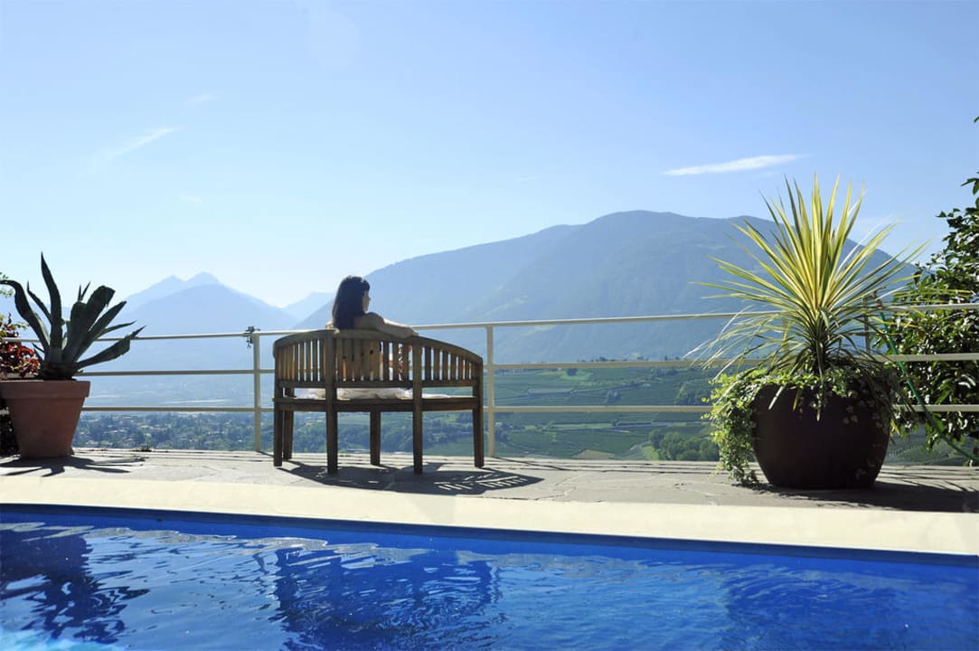 Blick auf Meran und Umgebung Pension Tenne