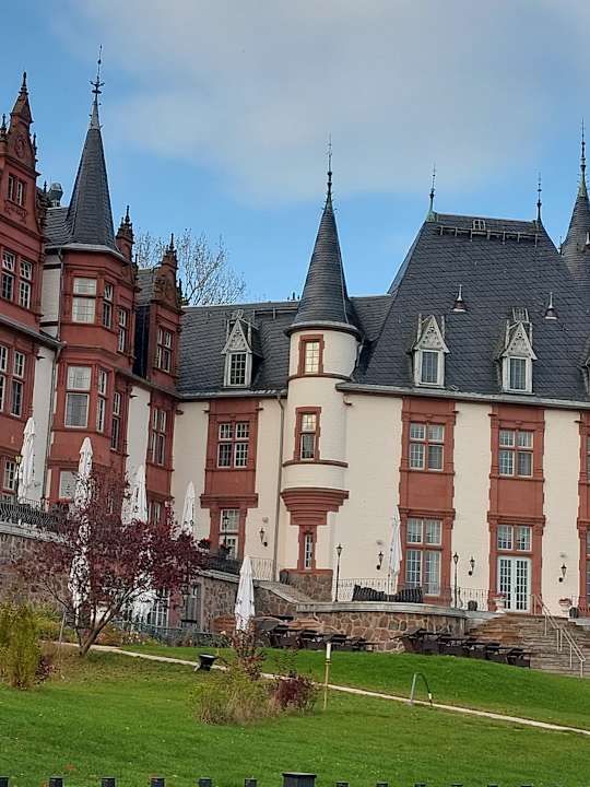 Außenansicht Seehotel Schloss Klink