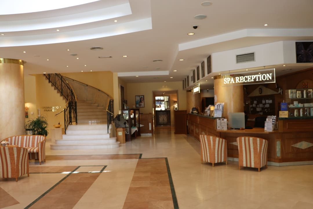 Lobby Butterfly Ensana Health Spa Hotel