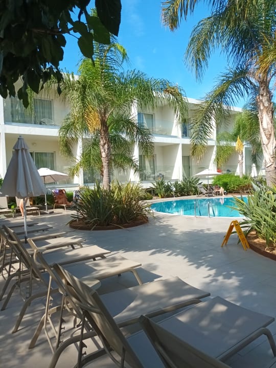 Pool BG Hotel Caballero